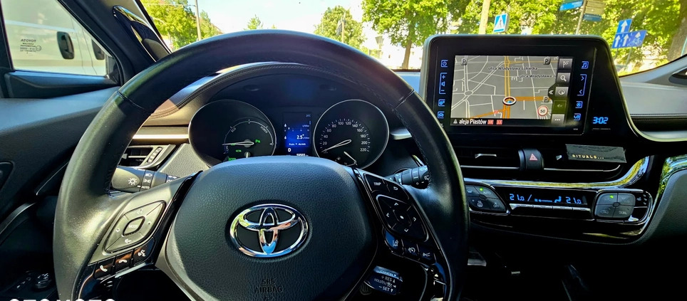 Toyota C-HR cena 99000 przebieg: 59600, rok produkcji 2018 z Szczecin małe 106